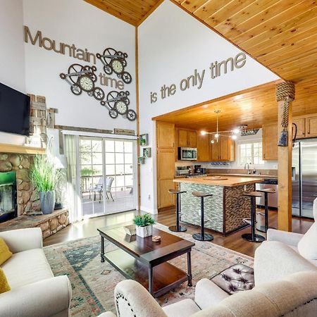 Remodeled Crestline Retreat Walk To Lake Gregory! Εξωτερικό φωτογραφία