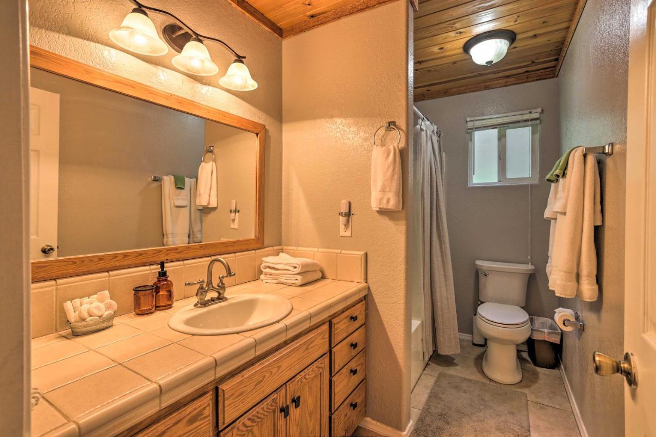 Remodeled Crestline Retreat Walk To Lake Gregory! Εξωτερικό φωτογραφία