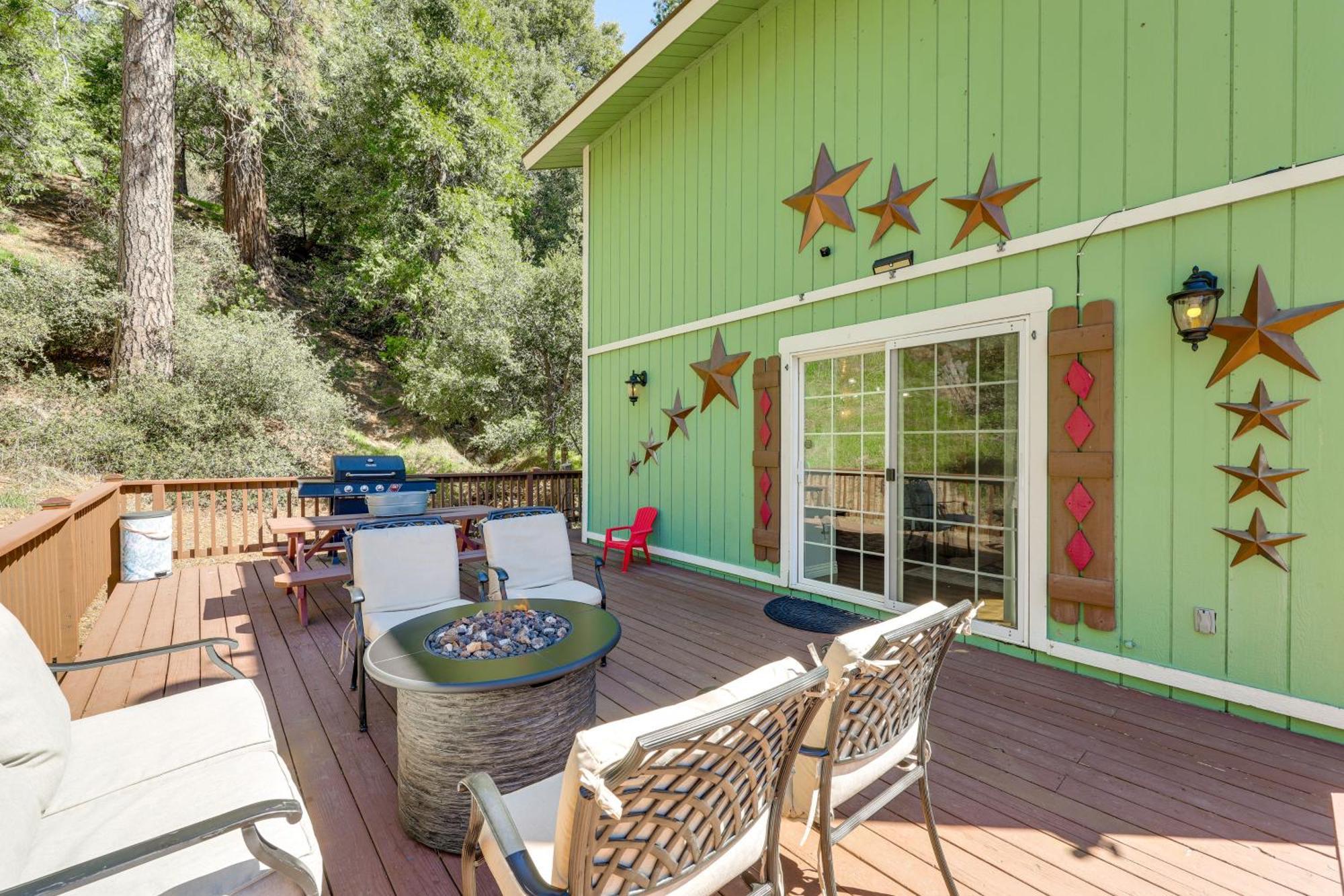 Remodeled Crestline Retreat Walk To Lake Gregory! Εξωτερικό φωτογραφία